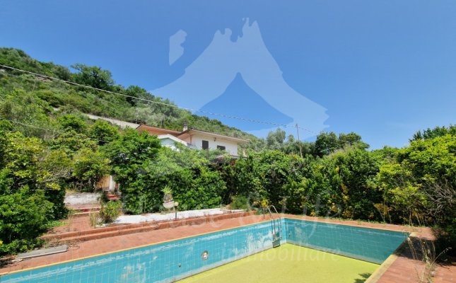 37 Esterni 37 Esterni