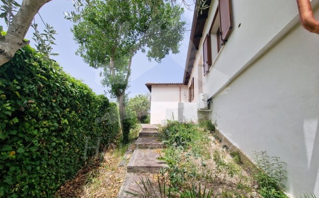 28 Esterni 28 Esterni