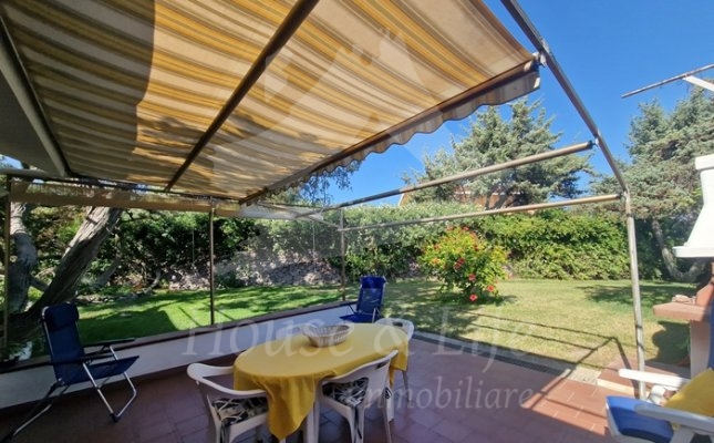 42 Veranda posteriore 42 Veranda posteriore