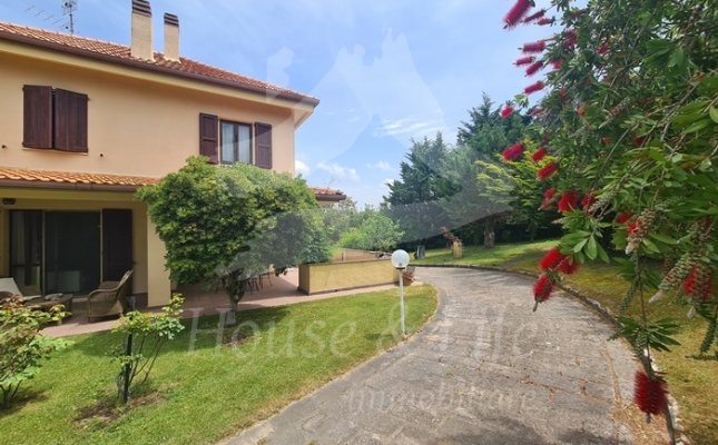 53 Esterno 53 Esterno